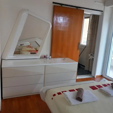Nikos Apartment *